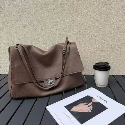Collection image for: CHANEL BAG