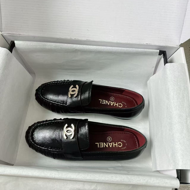 CHANEL 26S CC LOAFERS IN BLACK CALFSKIN 27726