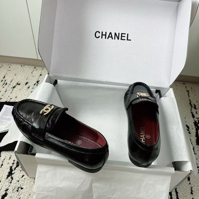CHANEL 26S CC LOAFERS IN BLACK CALFSKIN 27726