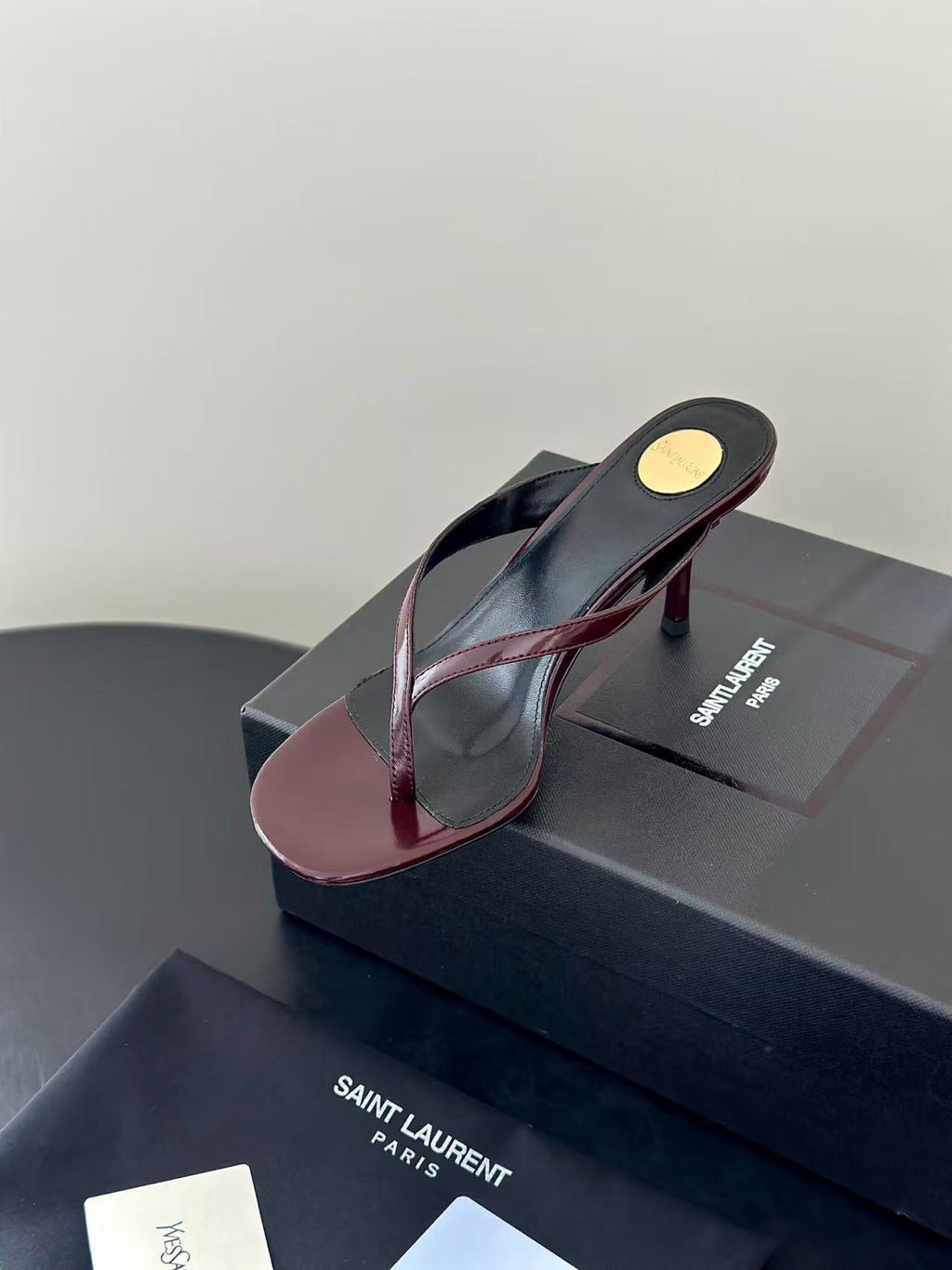 YSL 26S THONG HIGHHEEL SANDAL IN BURGUNDY PATENT LEATHER