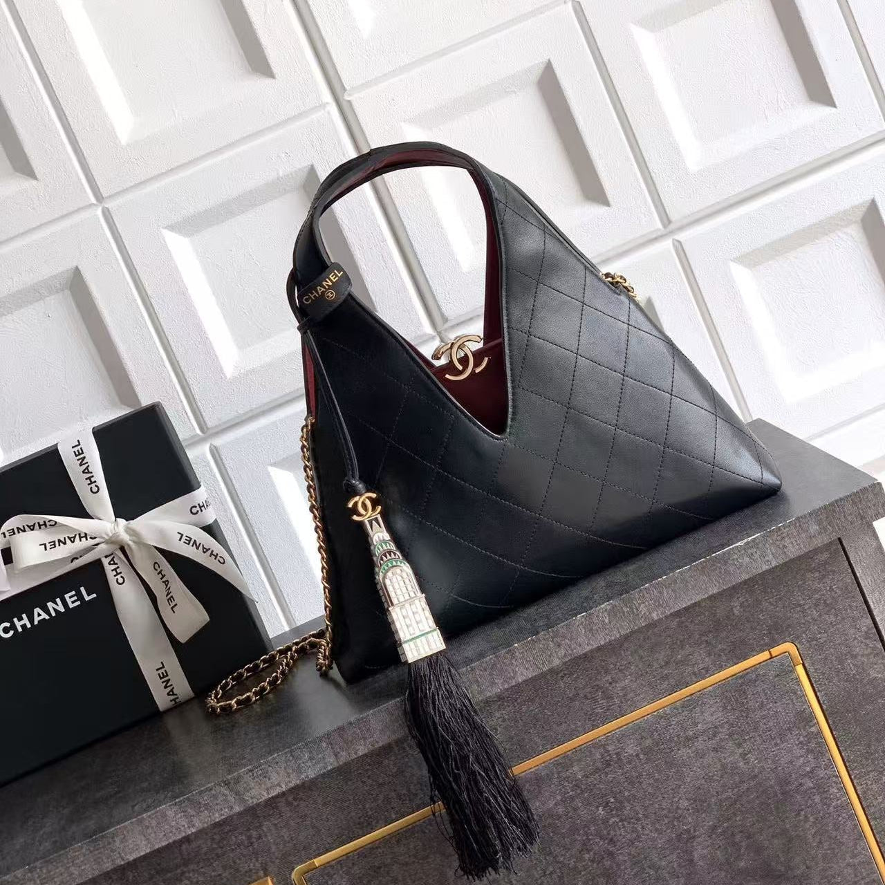CHANEL 26S SHOPPING BAG MEDIUM 32 IN BLACK LAMBSKIN GOLD HARDWARE