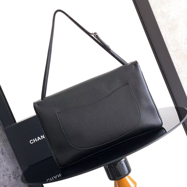 CHANEL 26S FLAP SHOULDER BAG IN BLACK CALFSKIN 13826