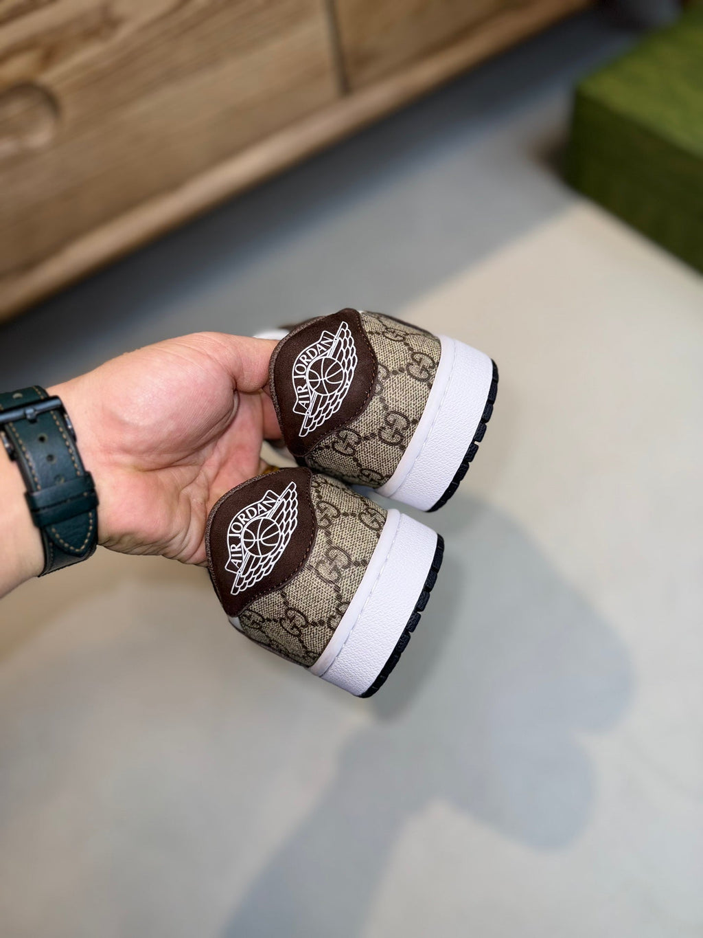 GG LOW TRAVIS GREY WHITE