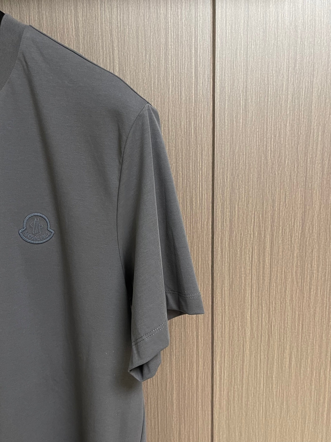 MONCLER 26S SHORT-SLEEVE T-SHIRT 669