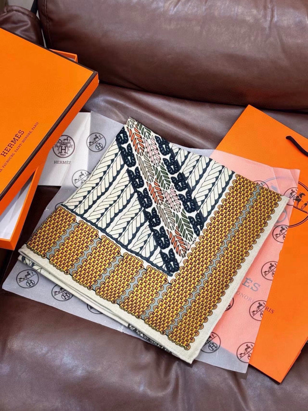 HERMES 26S PRINTED SQUARE SCARF 140 IN CASHMERE AND SILK 309319