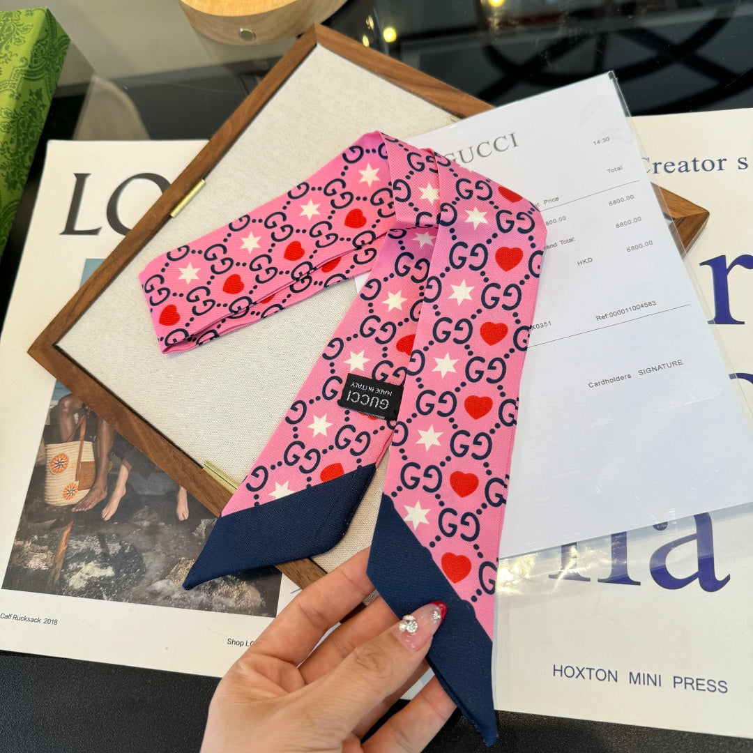 GUCCI 26S SCARF 120 IN SILK 290493