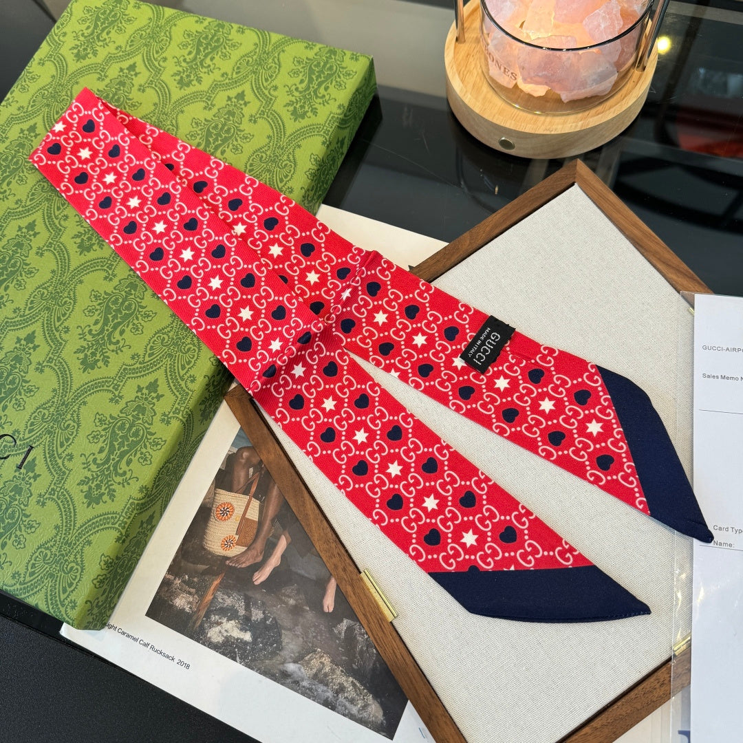 GUCCI 26S SCARF 120 IN SILK 290494