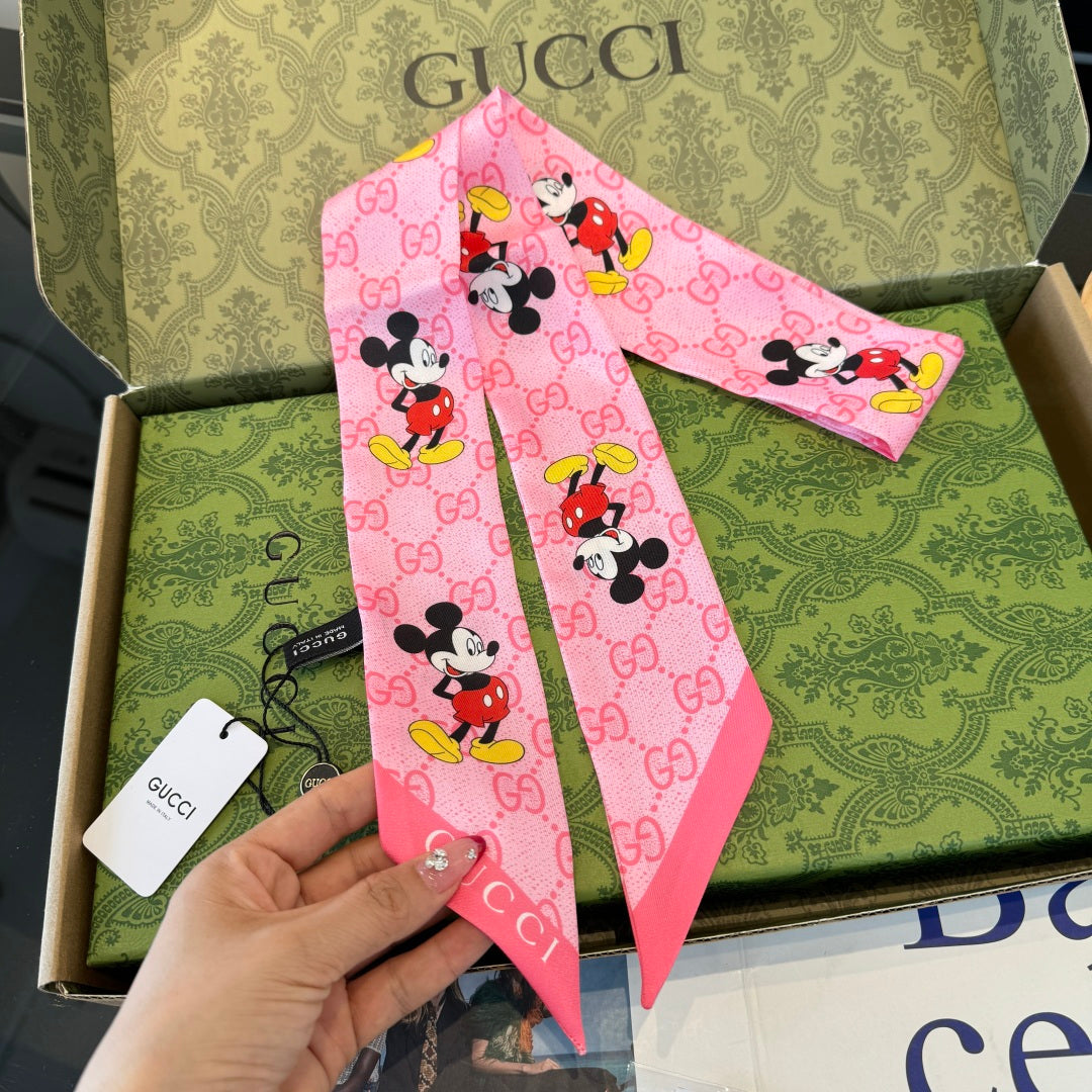 GUCCI 26S SCARF 120 IN SILK 295435