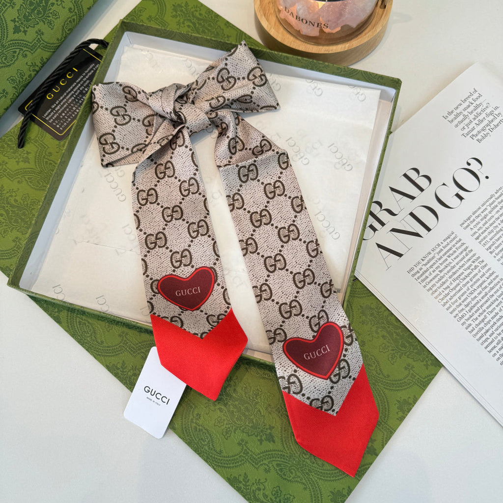 GUCCI 26S SCARF 120 IN SILK 269159