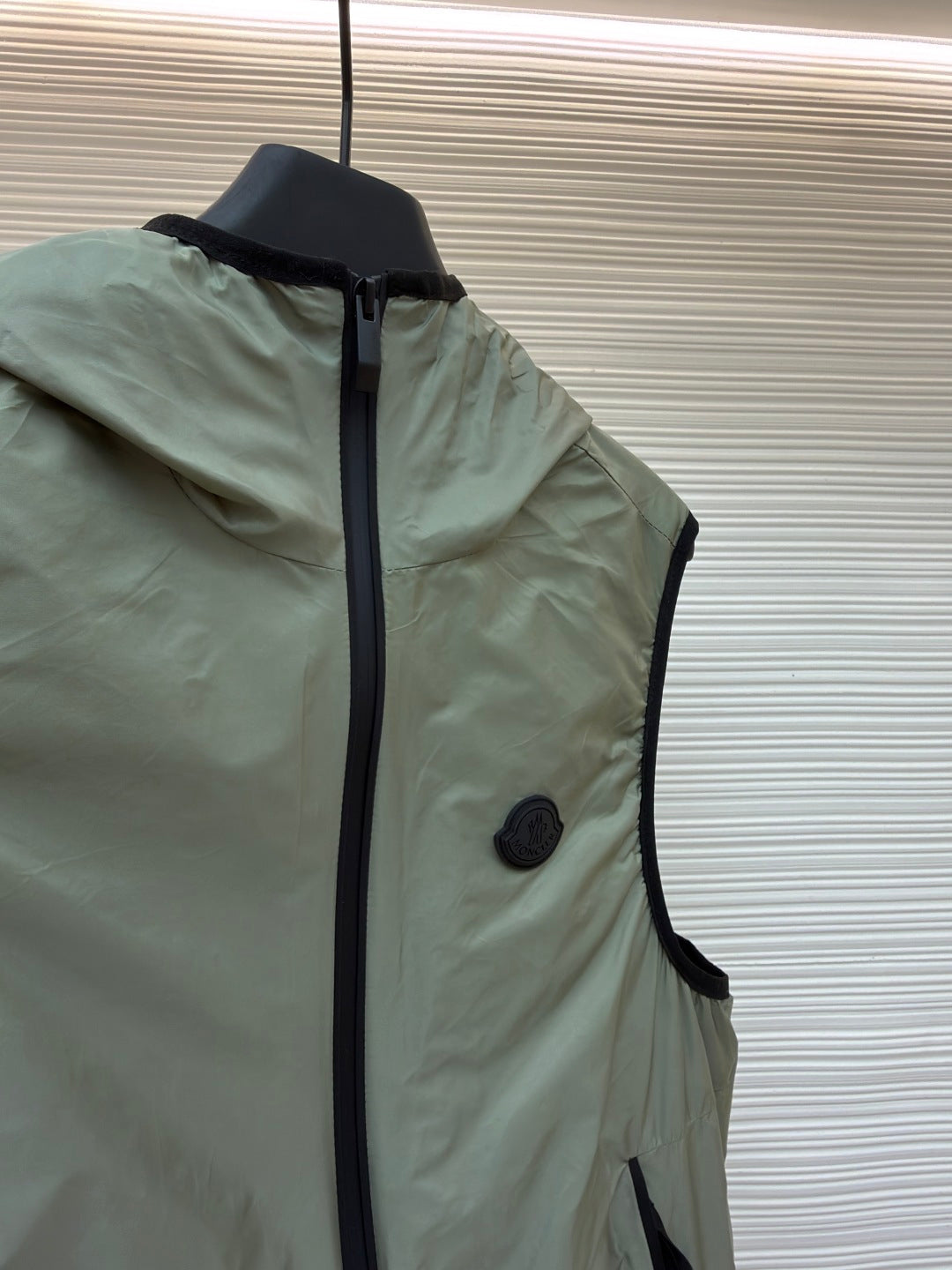 MONCLER 26S HOODED WINDBREAKER VEST 702