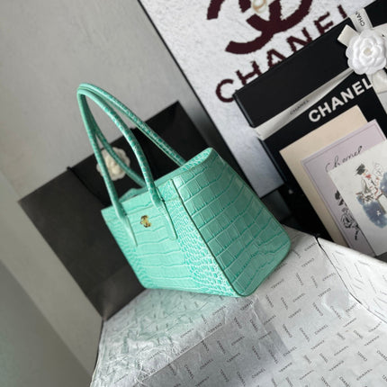 CHANEL 26S CERF TOTE BAG 39 IN MINT GREEN CALFSKIN CROCODILE EMBOSSED GOLD HARDWARE