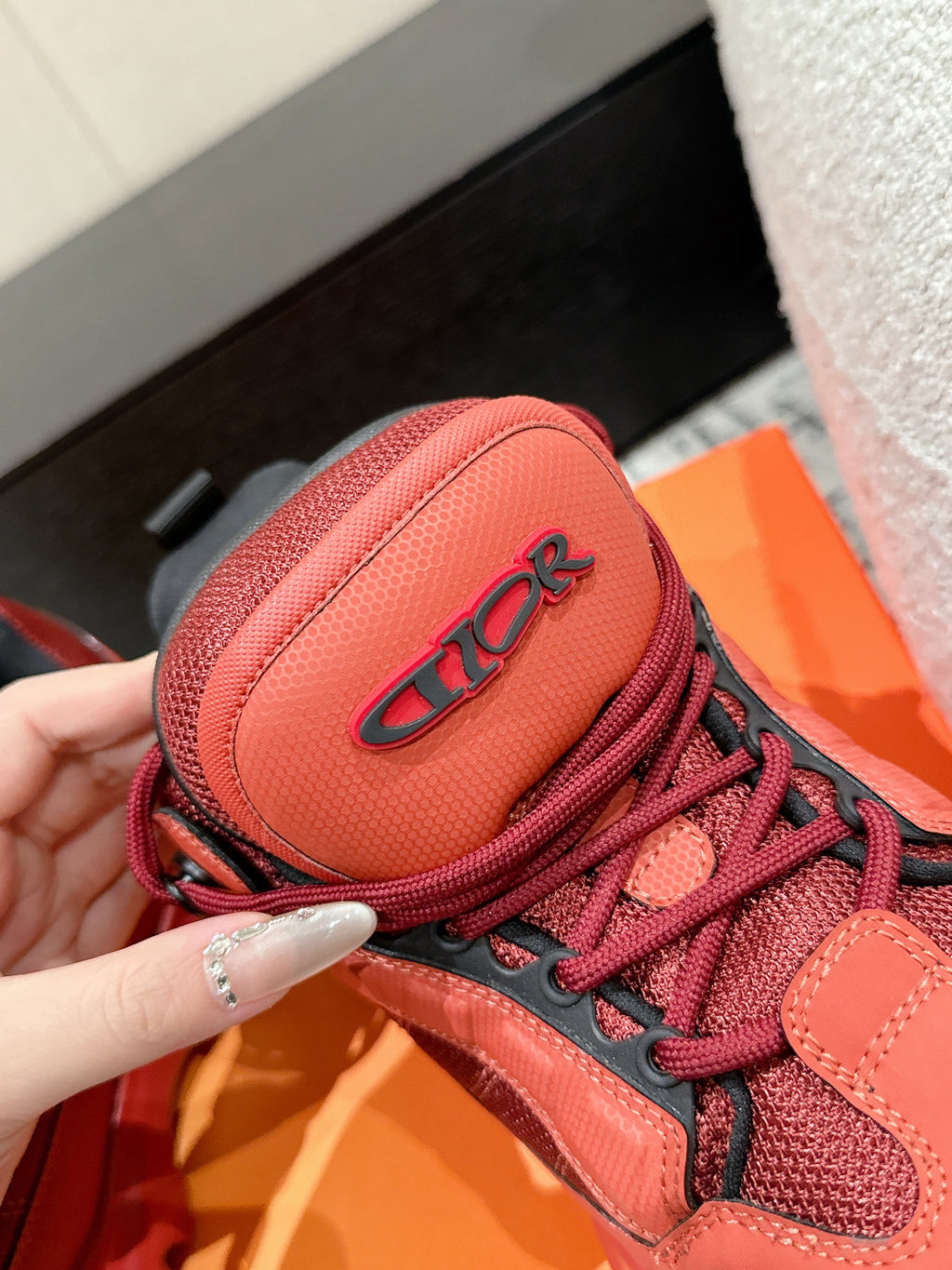 SNEAKER IN RUBY RED CALFSKIN AND BREATHABLE MESH 175307