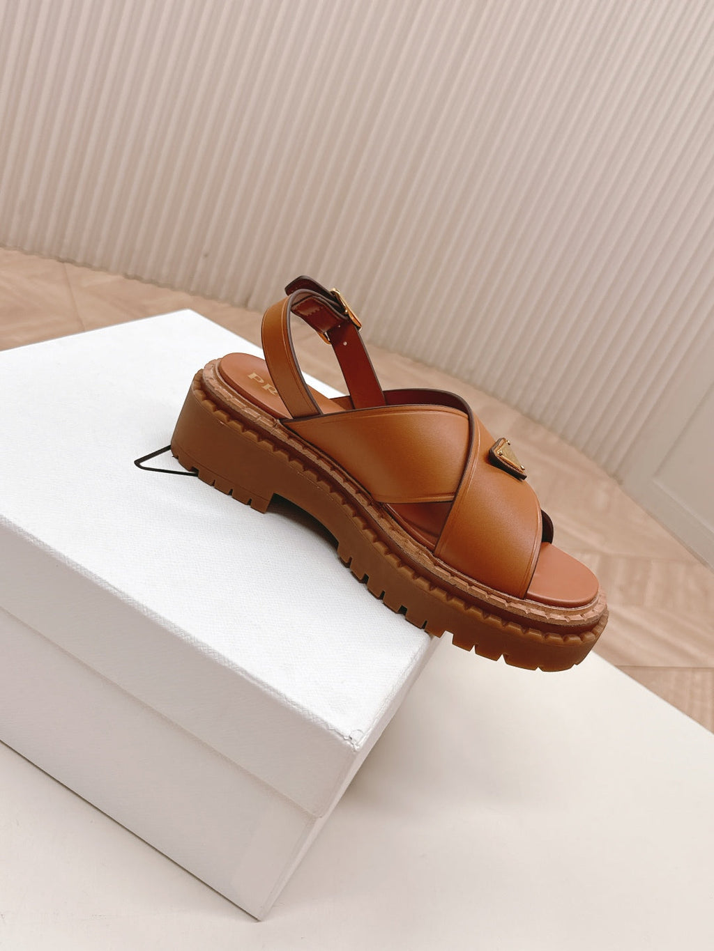 25S SANDALS IN LIGHT TAN CALFSKIN LOGO GOLD HARDWARE