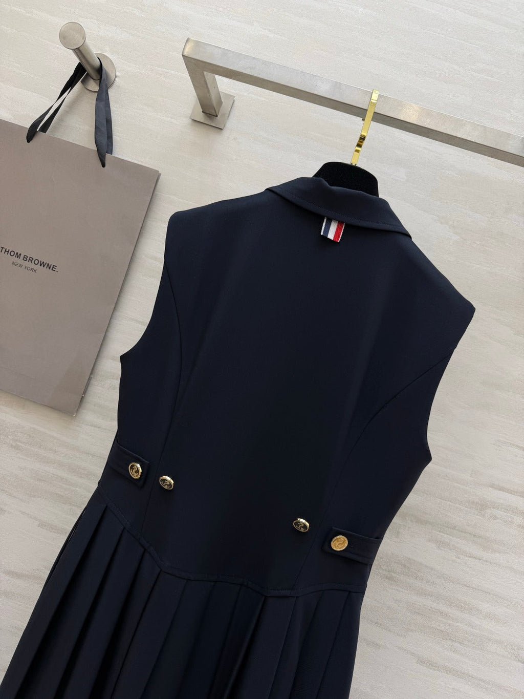 THOM 26S SLEEVELESS DRESS STYLE 253
