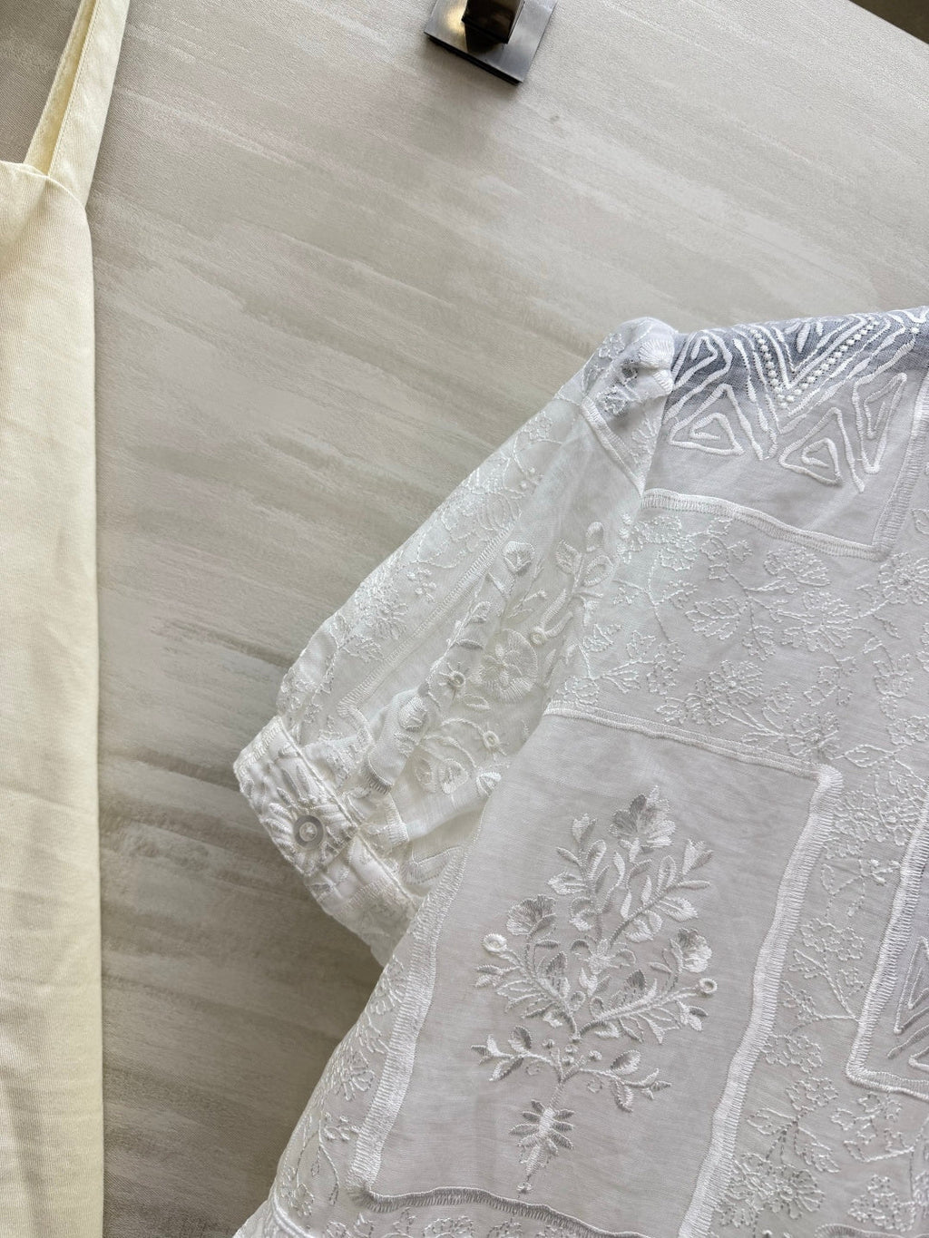 CELINE 26S EMBROIDERED SHORT-SLEEVE SHIRT 450
