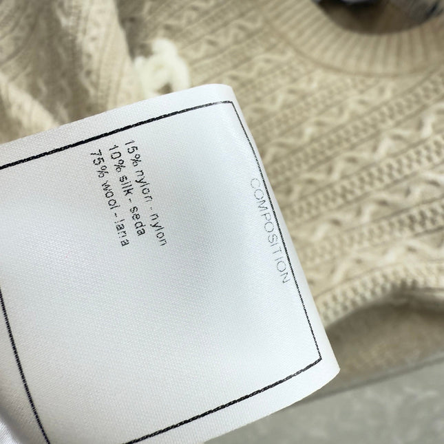 CHANEL 25S SWEATER WITH SCARF 522