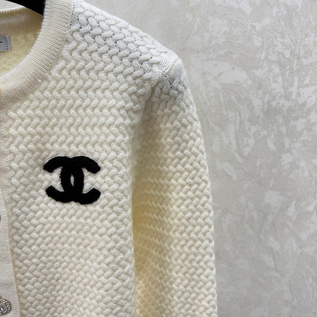 CHANEL 25S ROUND-NECK CARDIGAN 519