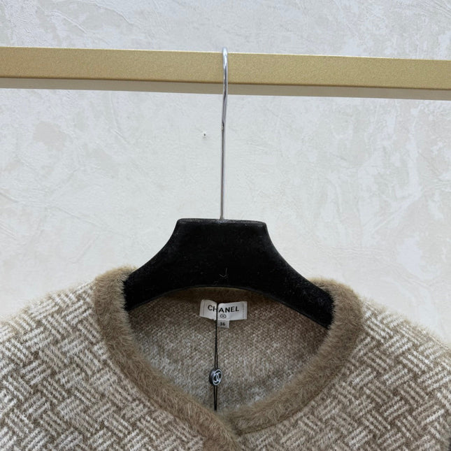CHANEL 25S ROUND-NECK CARDIGAN 511