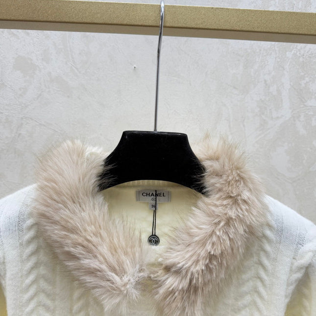 CHANEL 25S FUR-COLLAR CARDIGAN 516