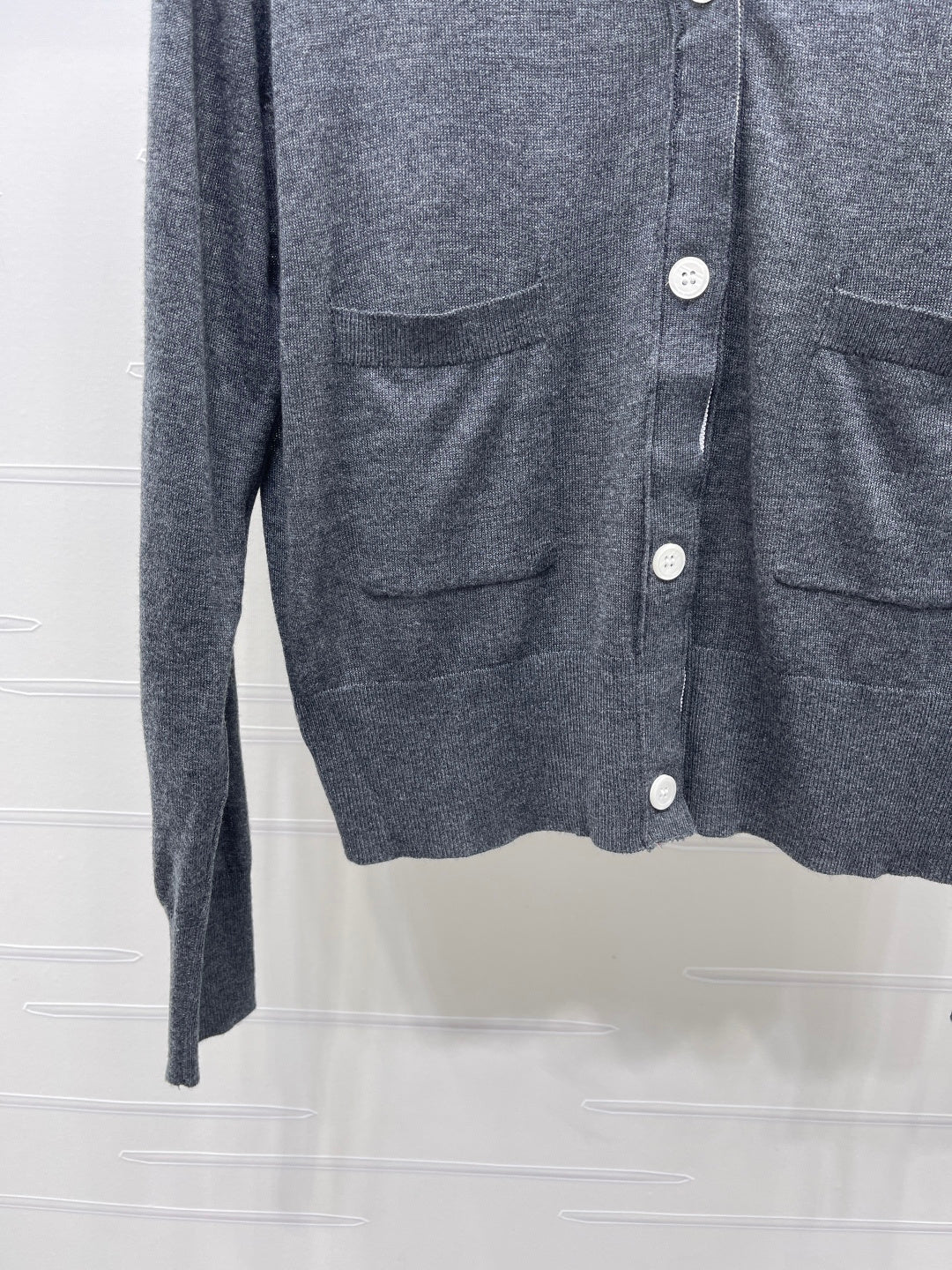 THOM 26S CARDIGAN STYLE 256