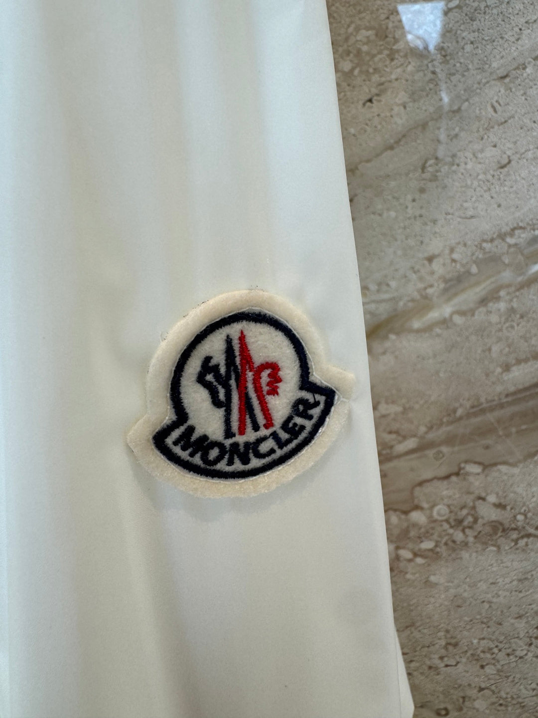 MONCLER 26S HOODED ZIP-UP JACKET 685