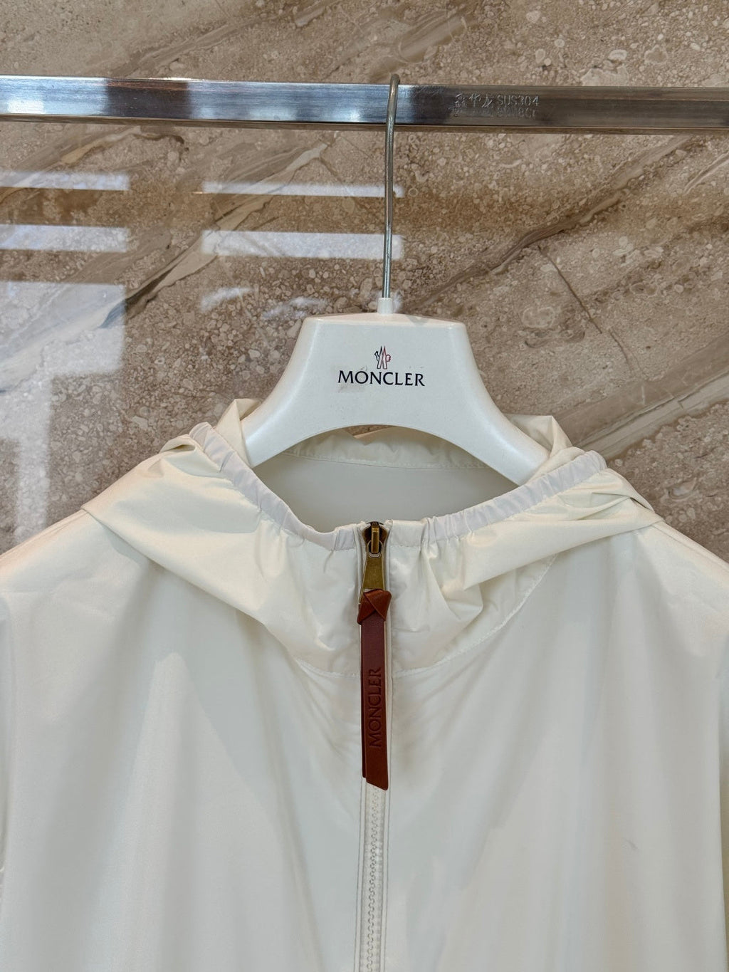 MONCLER 26S HOODED ZIP-UP JACKET 685
