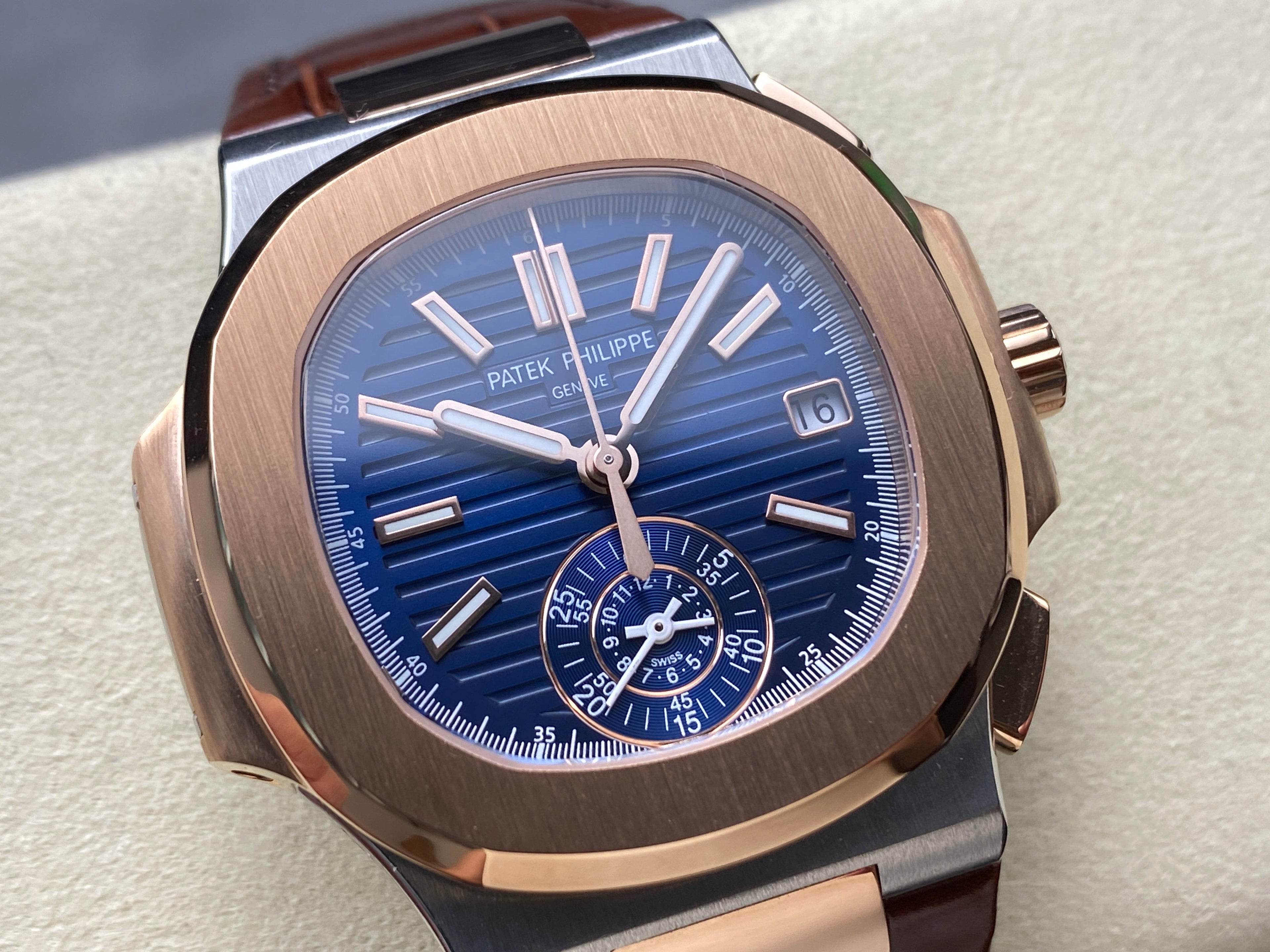 NAUTILUS ROSE GOLD AND STEEL CASE BLUE DIAL