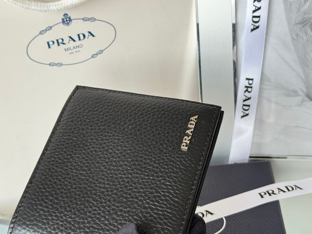 PRADA 26S BIFOLD WALLET 11 IN BLACK CALFSKIN