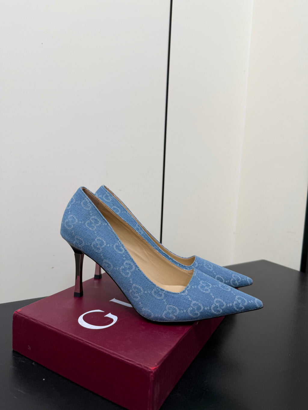 GUCCI 26S POINTED TOE PUMPS 85MM IN LIGHT BLUE DENIM GG MONOGRAM