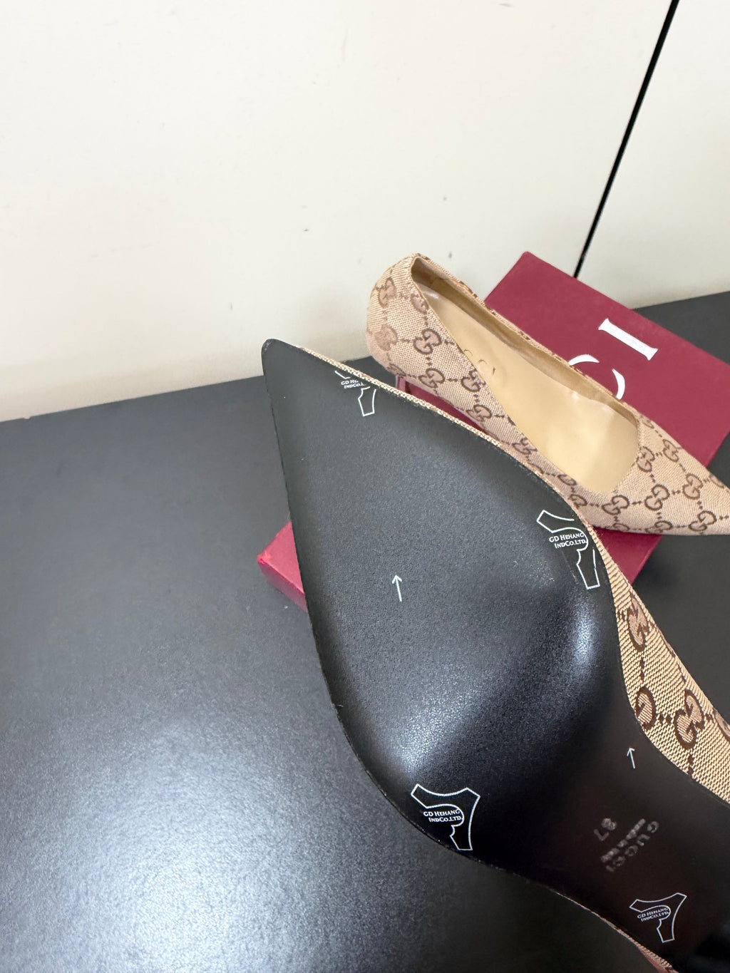 GUCCI 26S POINTED TOE PUMPS 85MM IN BEIGE BROWN CANVAS GG MONOGRAM