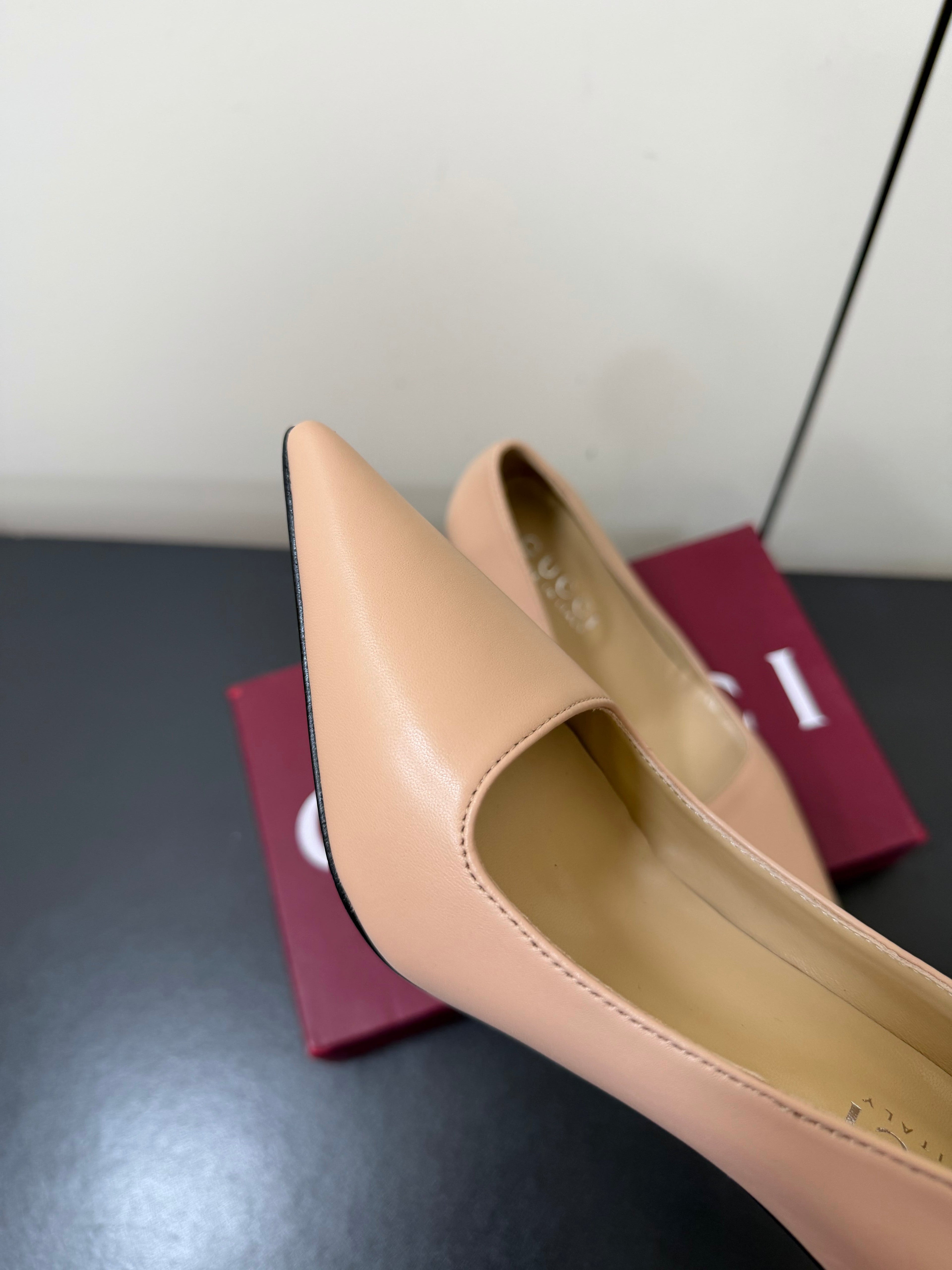 GUCCI 26S POINTED TOE PUMPS 85MM IN NUDE BEIGE CALFSKIN