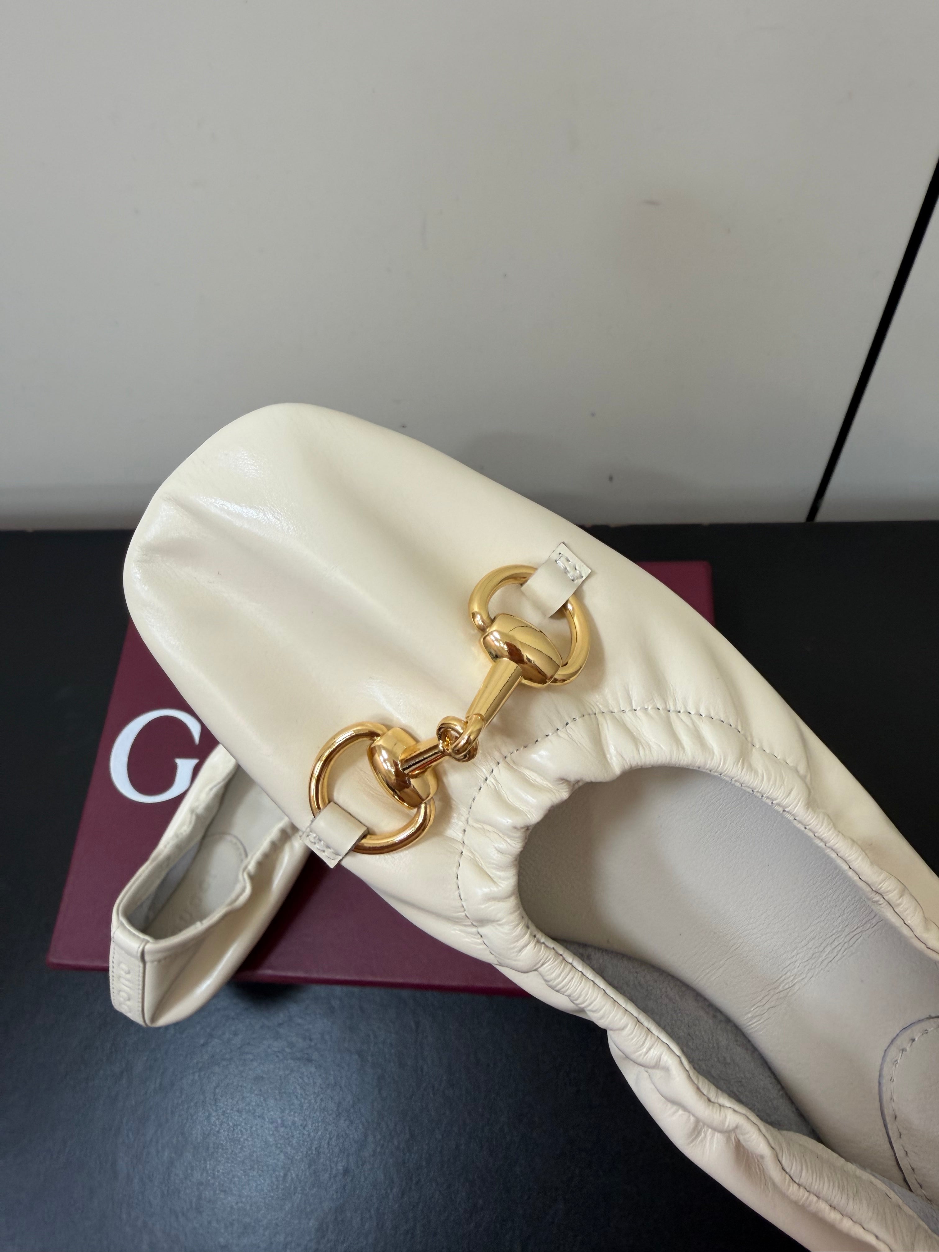 GUCCI 26S BALLET FLATS IN WHITE SHINY CALFSKIN GOLD HARDWARE