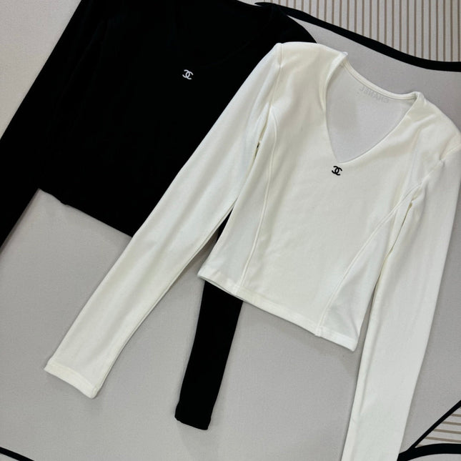 CHANEL 25S V-NECK T-SHIRT 608