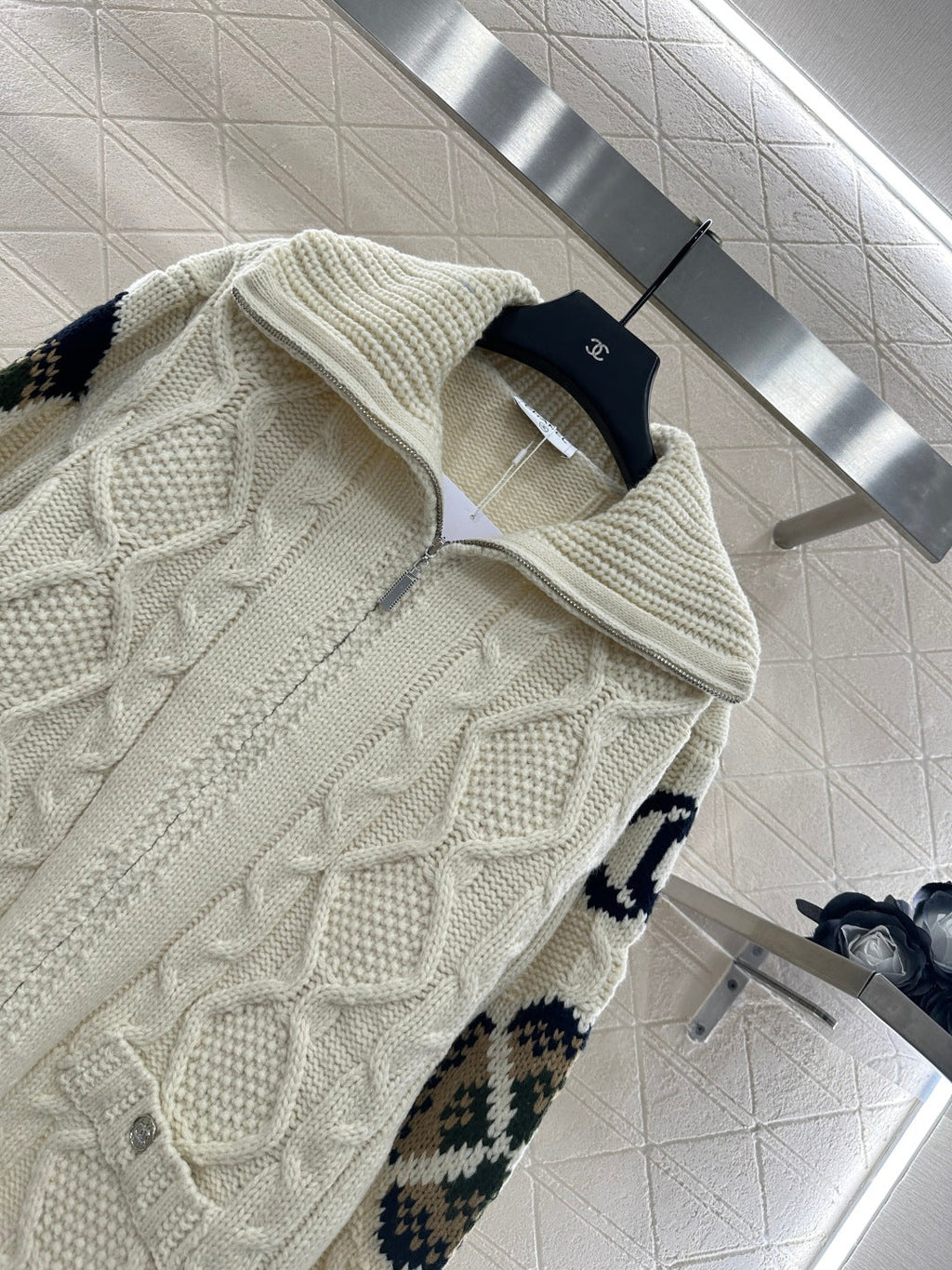 CHANEL 25S ZIPPERED CARDIGAN STYLE 115