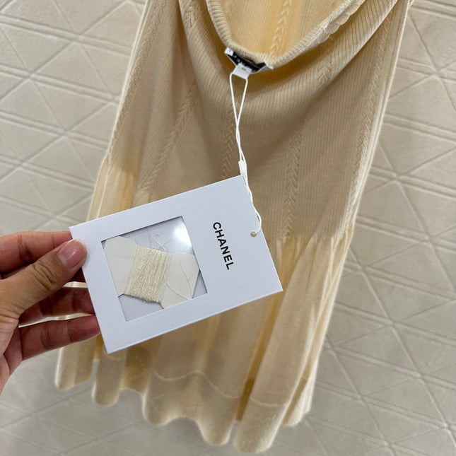 CHANEL 25S KNITTED HALTER TANK TOP 604