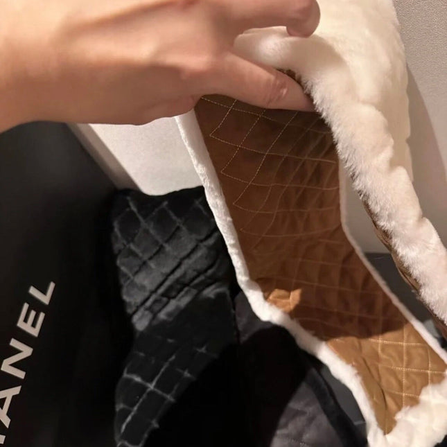 CHANEL 25S SCARF 120 IN FAUX FUR 876357