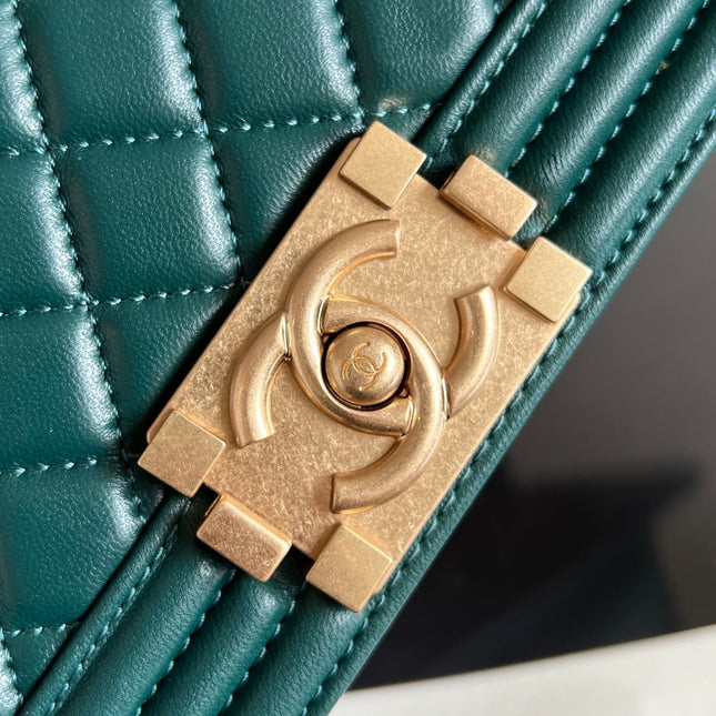 CHANEL 25S BOY BAG 25 IN DARK GREEN LAMBSKIN