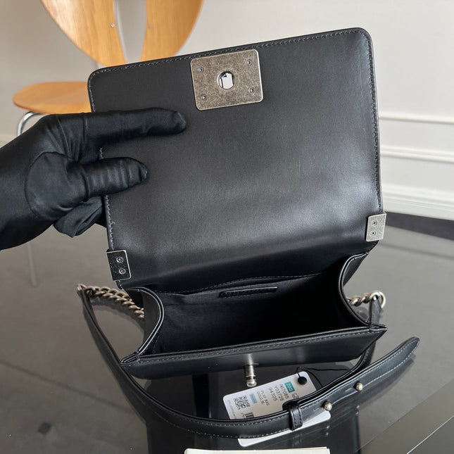 CHANEL 25S BOY BAG 20 IN BLACK LAMBSKIN