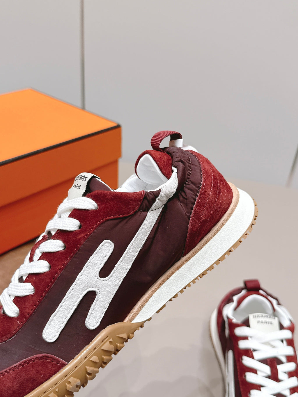 HM 26S BOUNCING SNEAKERS IN BROWN NYLON AND RED SUEDE
