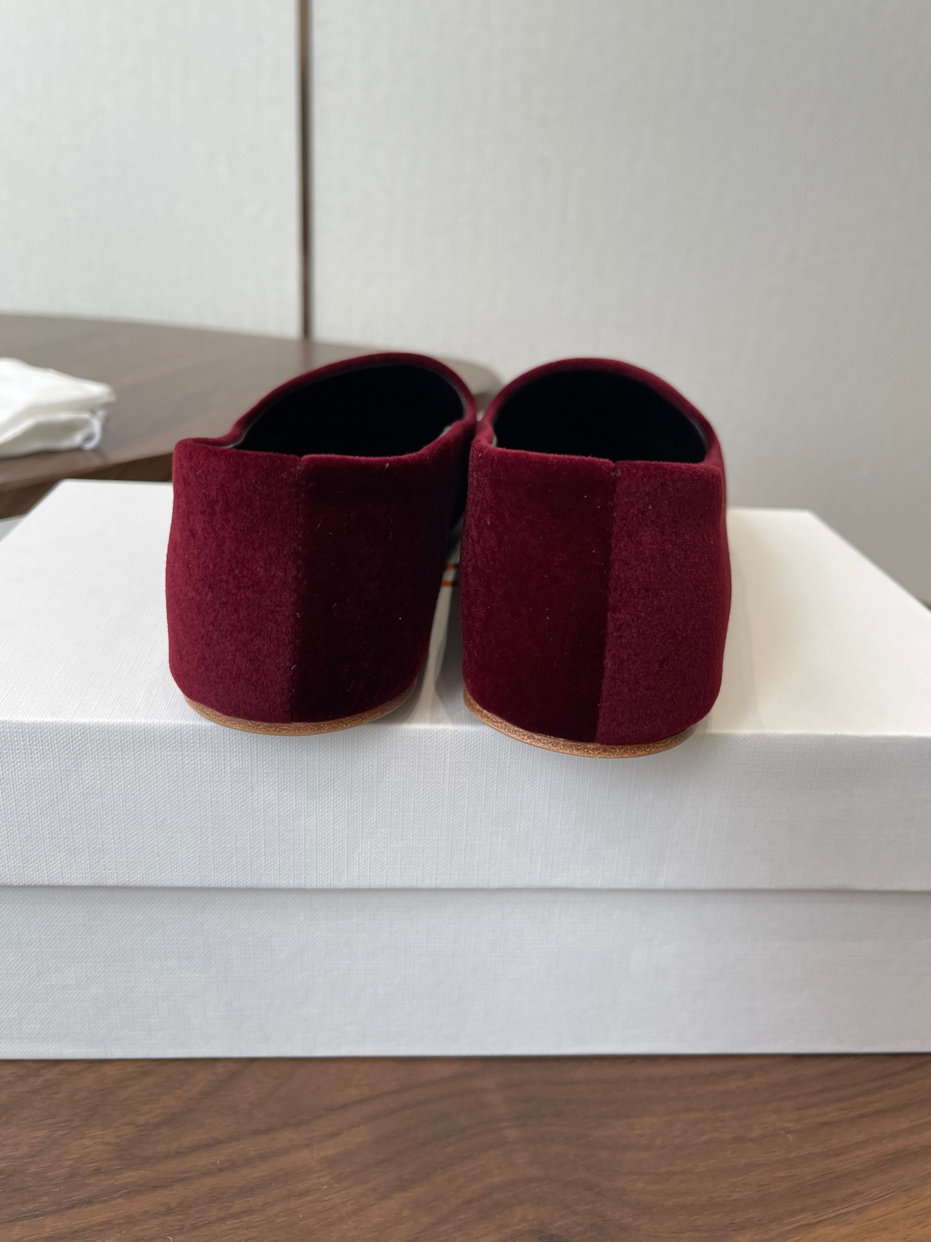 THE ROW 26S BALLET FLATS IN BURGUNDY RED VELVET