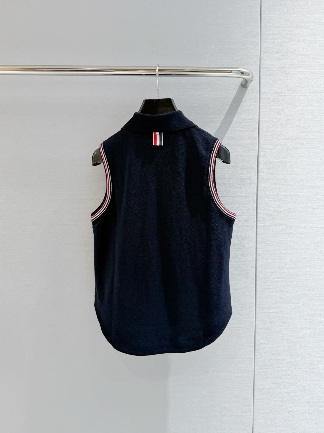 THOM 26S SLEEVELESS POLO SHIRT STYLE 263