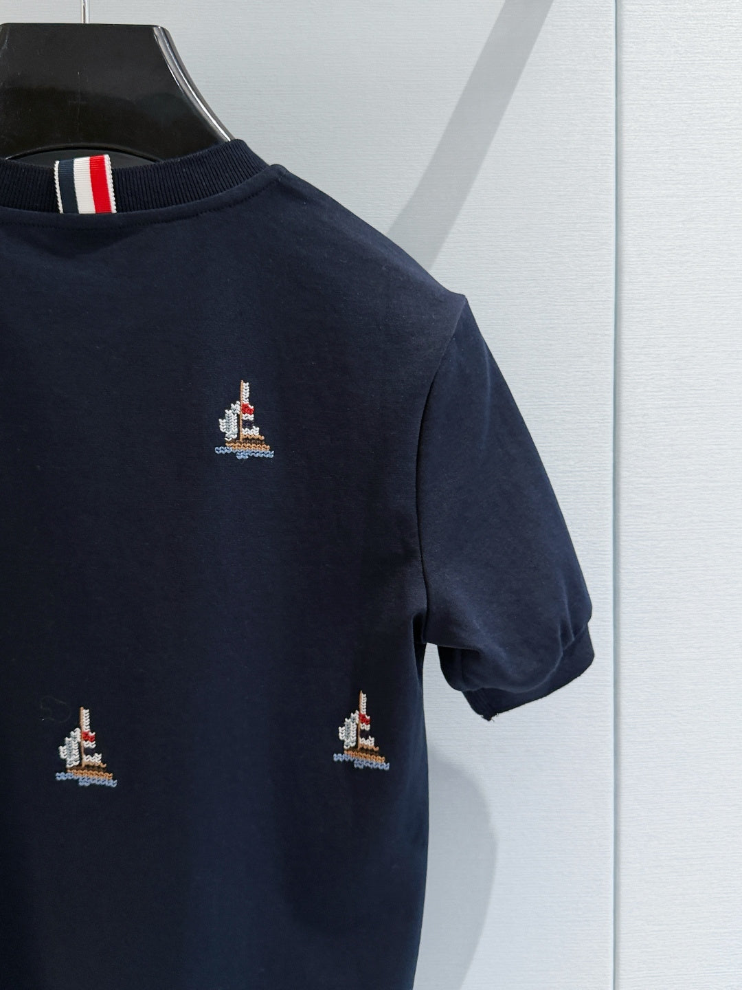 THOM 26S SHORT-SLEEVE KNIT TOP STYLE 200