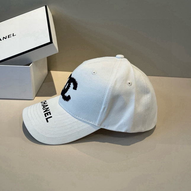 CHANEL 26S BASEBALL CAP EMBROIDERED CC LOGO 337967
