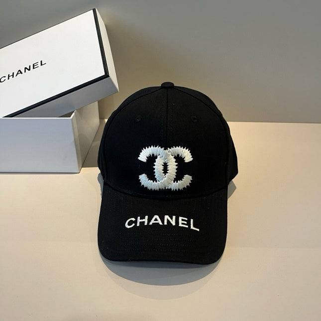 CHANEL 26S BASEBALL CAP EMBROIDERED CC LOGO 337970