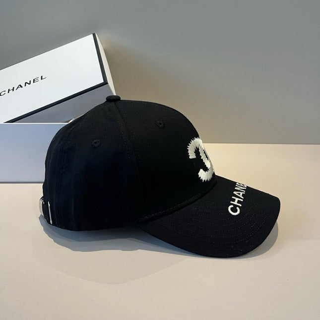 CHANEL 26S BASEBALL CAP EMBROIDERED CC LOGO 337970