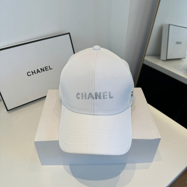 CHANEL 26S BASEBALL CAP WITH CRYSTAL CC LOGO 337987