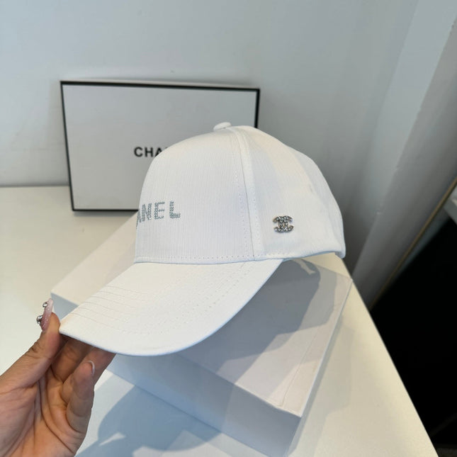 CHANEL 26S BASEBALL CAP WITH CRYSTAL CC LOGO 337987