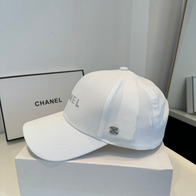 CHANEL 26S BASEBALL CAP WITH CRYSTAL CC LOGO 337987