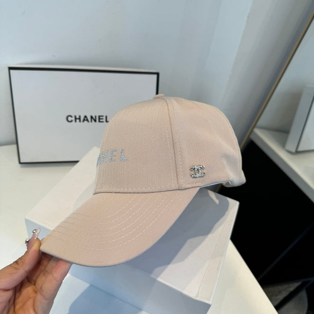 CHANEL 26S BASEBALL CAP WITH CRYSTAL CC LOGO 337986