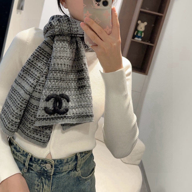 CHANEL 25S SCARF 180 IN CASHMERE 931425